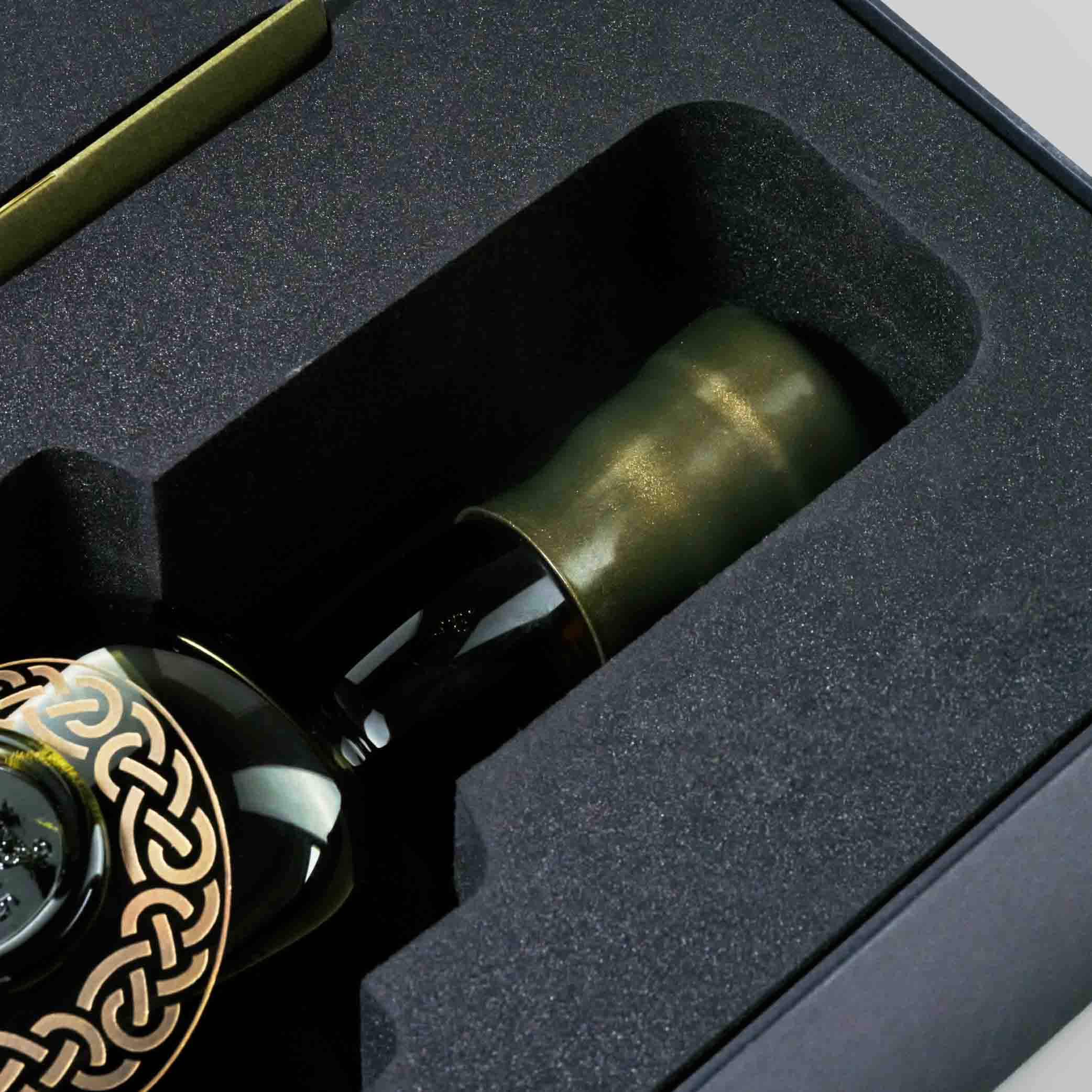 200th Anniversary 33 Years Old Islay Single Malt Whisky | Ardbeg 1815 | Single Malt Whisky | Migratory HK | 雪茄香港 | Cigar HK