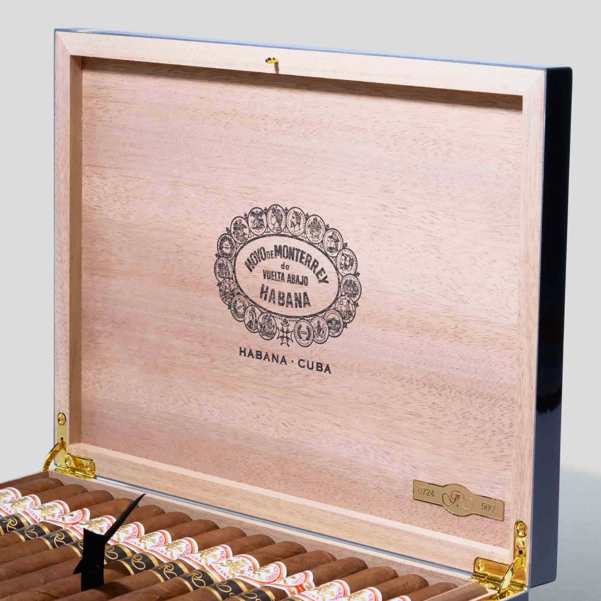 Gran Reserva Cosecha Double Corona 2013 | Box 15 | Hoyo de Monterrey cigar - HK Migratory cigars