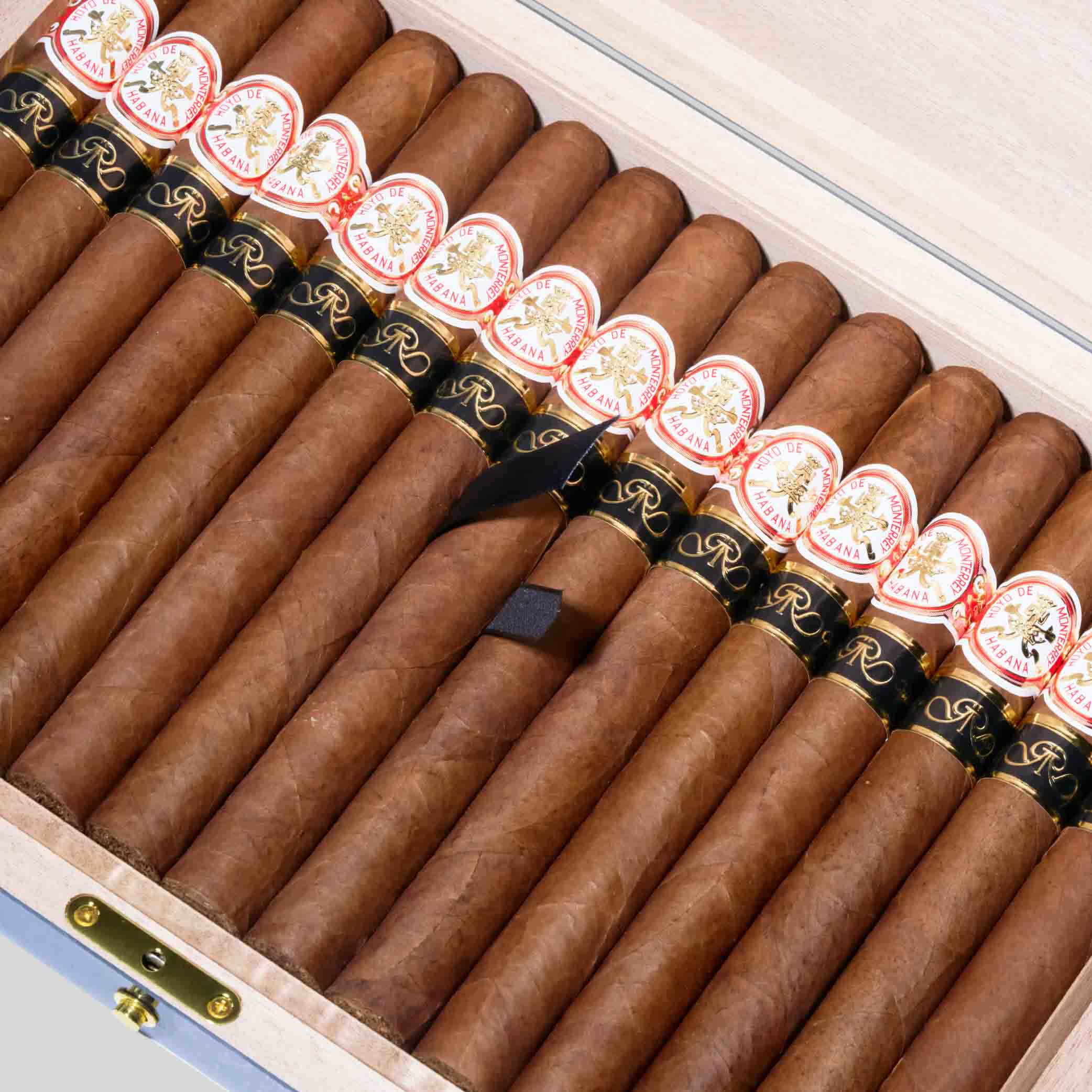 Gran Reserva Cosecha Double Corona 2013 | Box 15 | Hoyo de Monterrey cigar - HK Migratory cigars