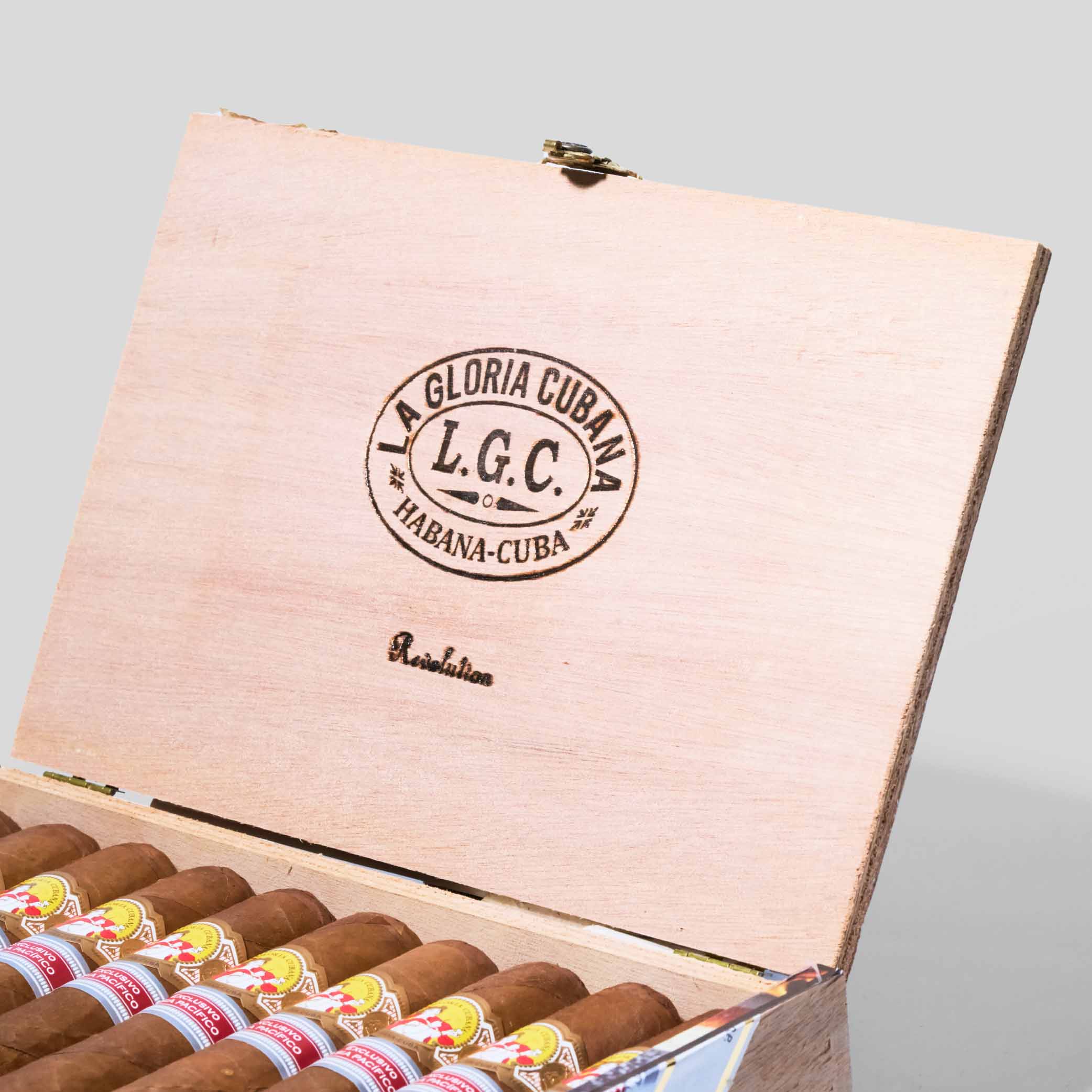 Revolutio Edicion Regional Asia Pacifico (Vintage 2015) | Box 25 | La Gloria Cubana cigar - HK Migratory cigars
