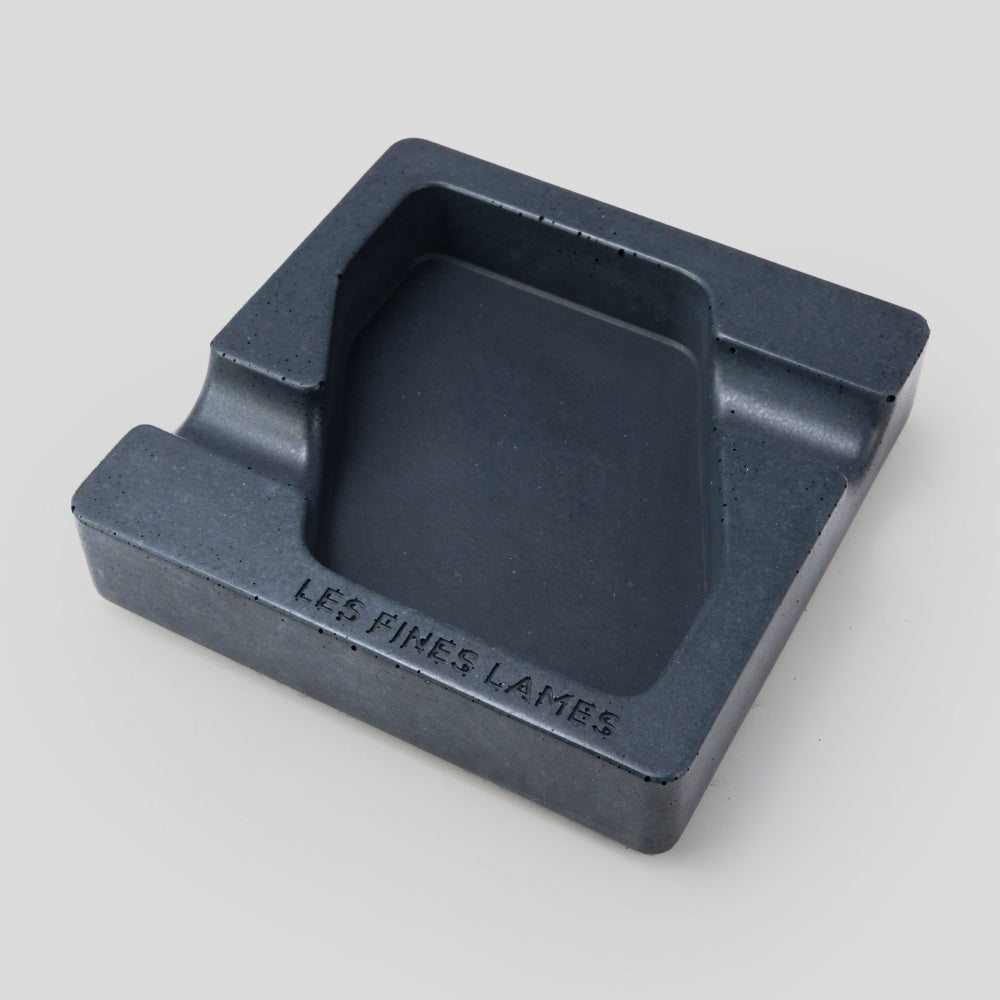 Concrete Ashtray - DYAD ANTHRACITE | Les Fines Lames Accessory | Migratory HK | 雪茄香港 | Cigar HK