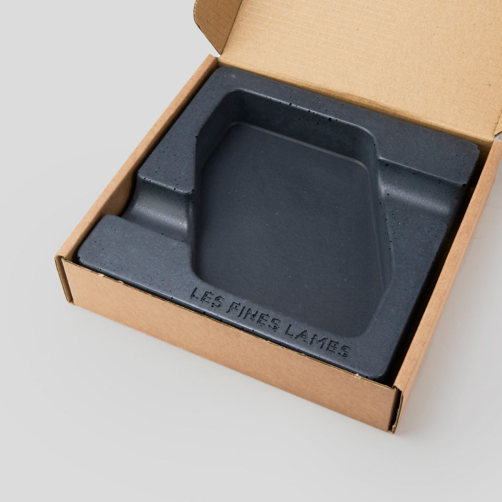 Concrete Ashtray - DYAD ANTHRACITE | Les Fines Lames Accessory | Migratory HK | 雪茄香港 | Cigar HK