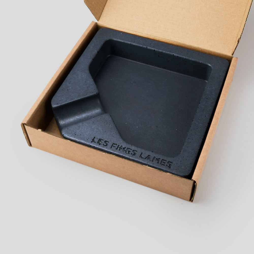 Concrete Ashtray - MONAD ANTHRACITE | Les Fines Lames Accessory | Cigar Ashtray | Migratory HK | 雪茄香港 | Cigar HK