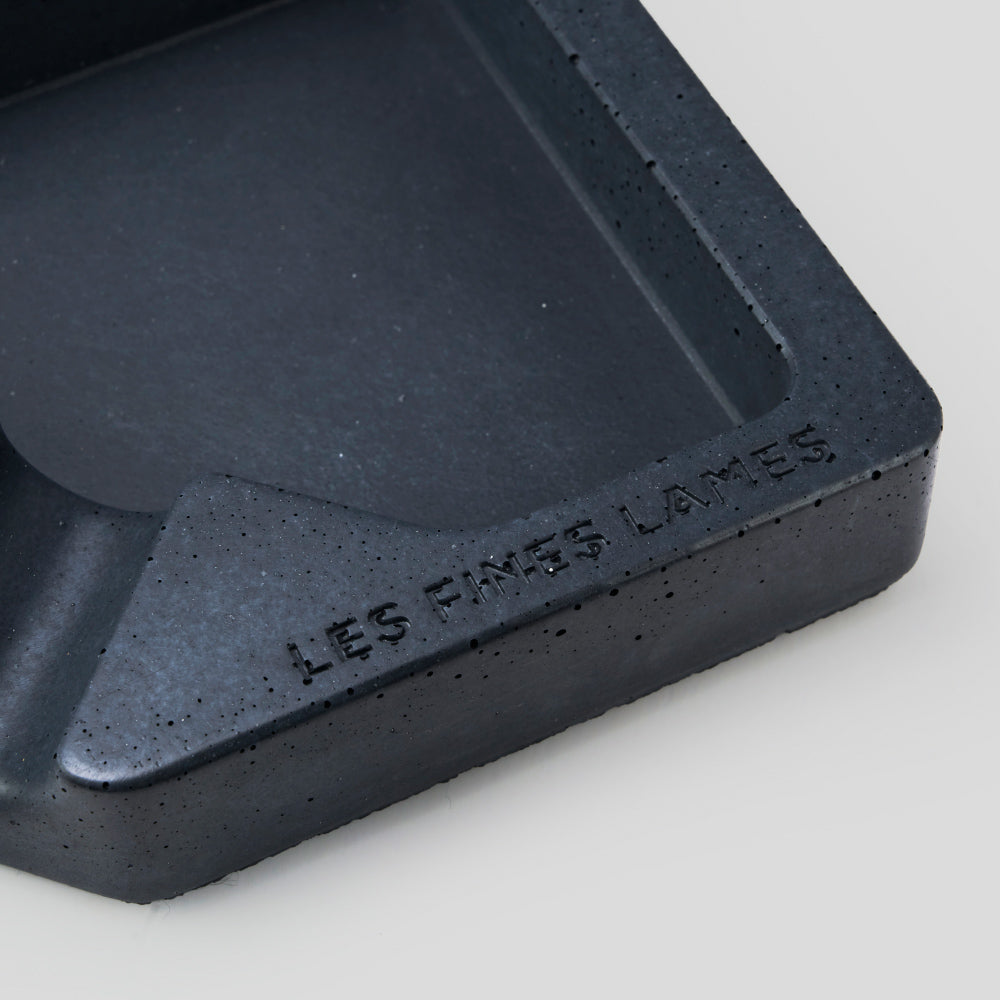 Concrete Ashtray - MONAD ANTHRACITE | Les Fines Lames Accessory | Cigar Ashtray | Migratory HK | 雪茄香港 | Cigar HK