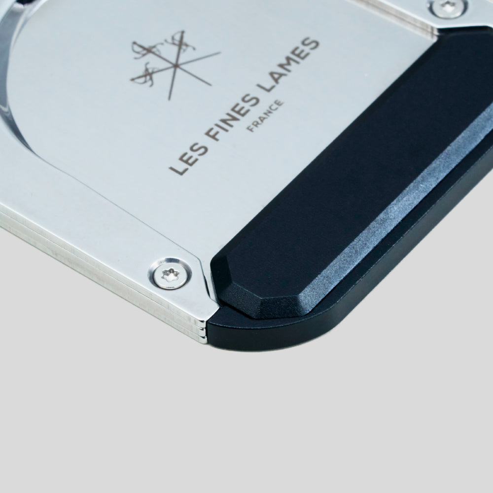 TAG T135 - Black Single-Blade Cigar Cutter | Les Fines Lames Accessory | Cigar Cutter | Migratory HK | 雪茄香港 | Cigar HK