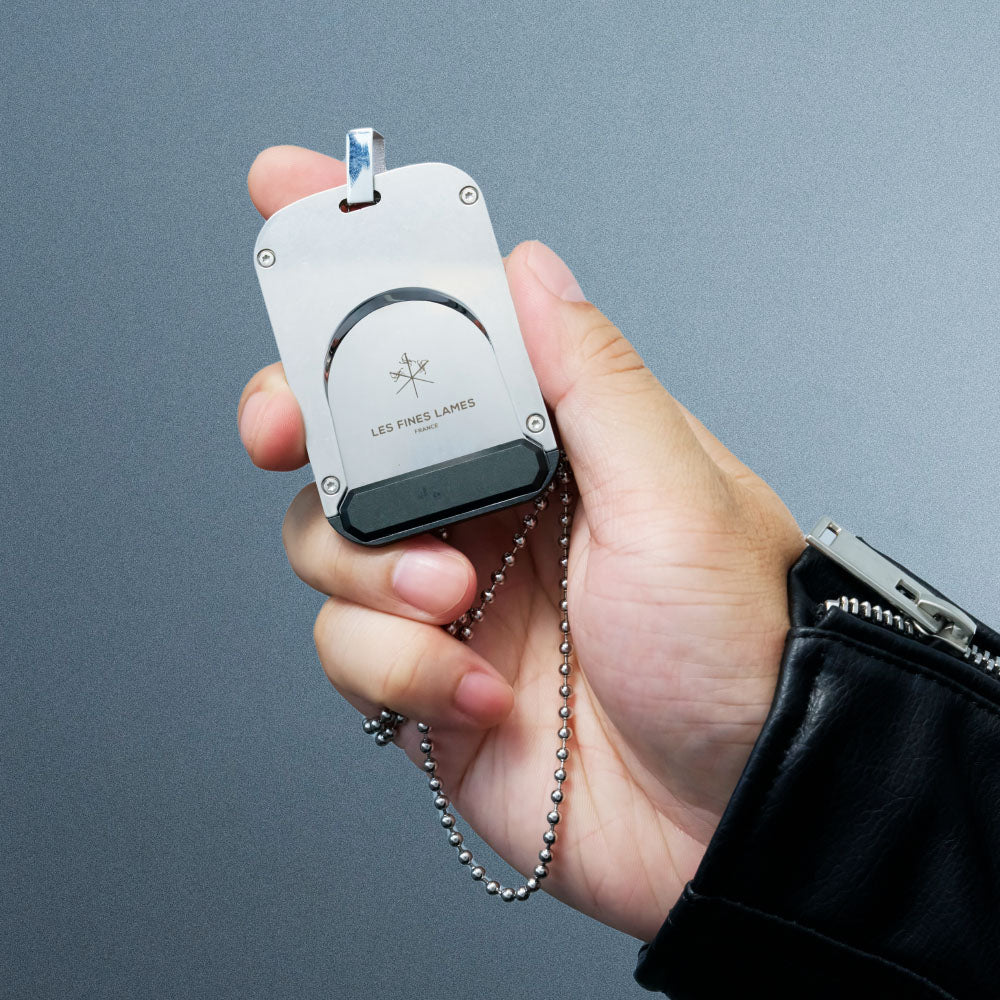 TAG T135 - Black Single-Blade Cigar Cutter | Les Fines Lames Accessory | Cigar Cutter | Migratory HK | 雪茄香港 | Cigar HK