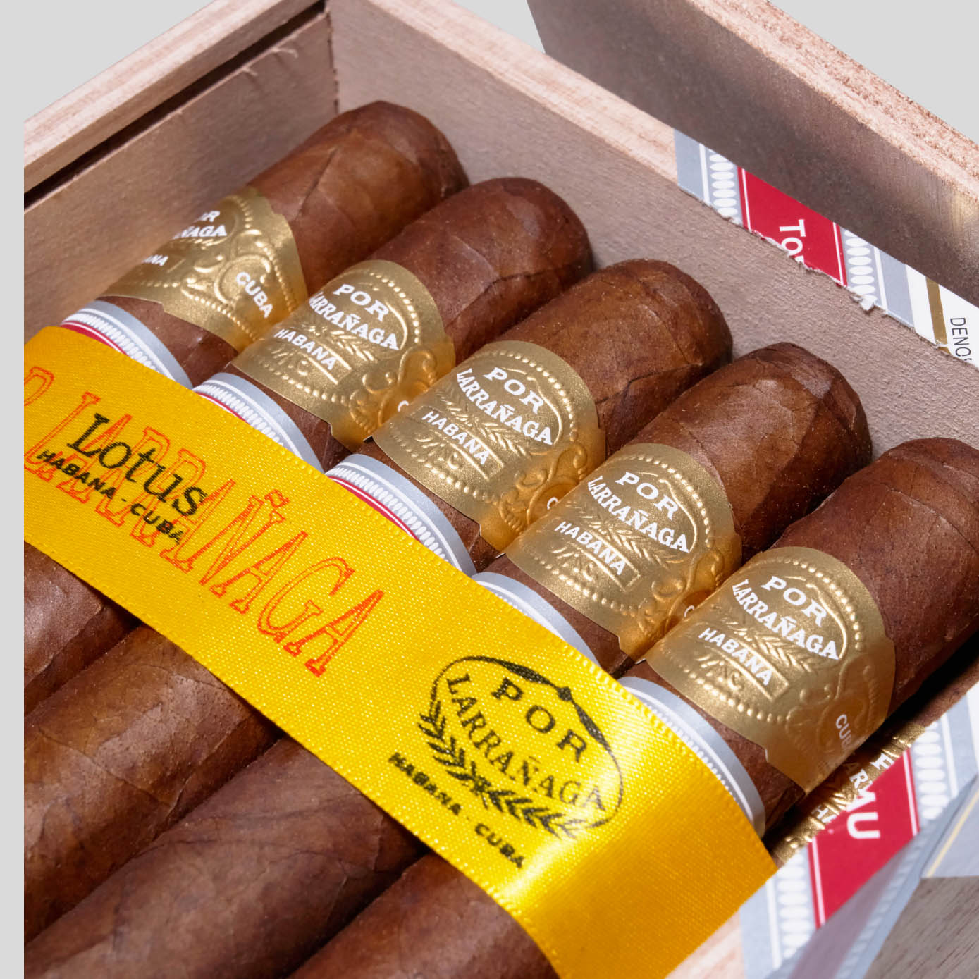 Lotus Edicion Regional Macau | Box 25 | Por Larranaga cigar - HK Migratory cigars