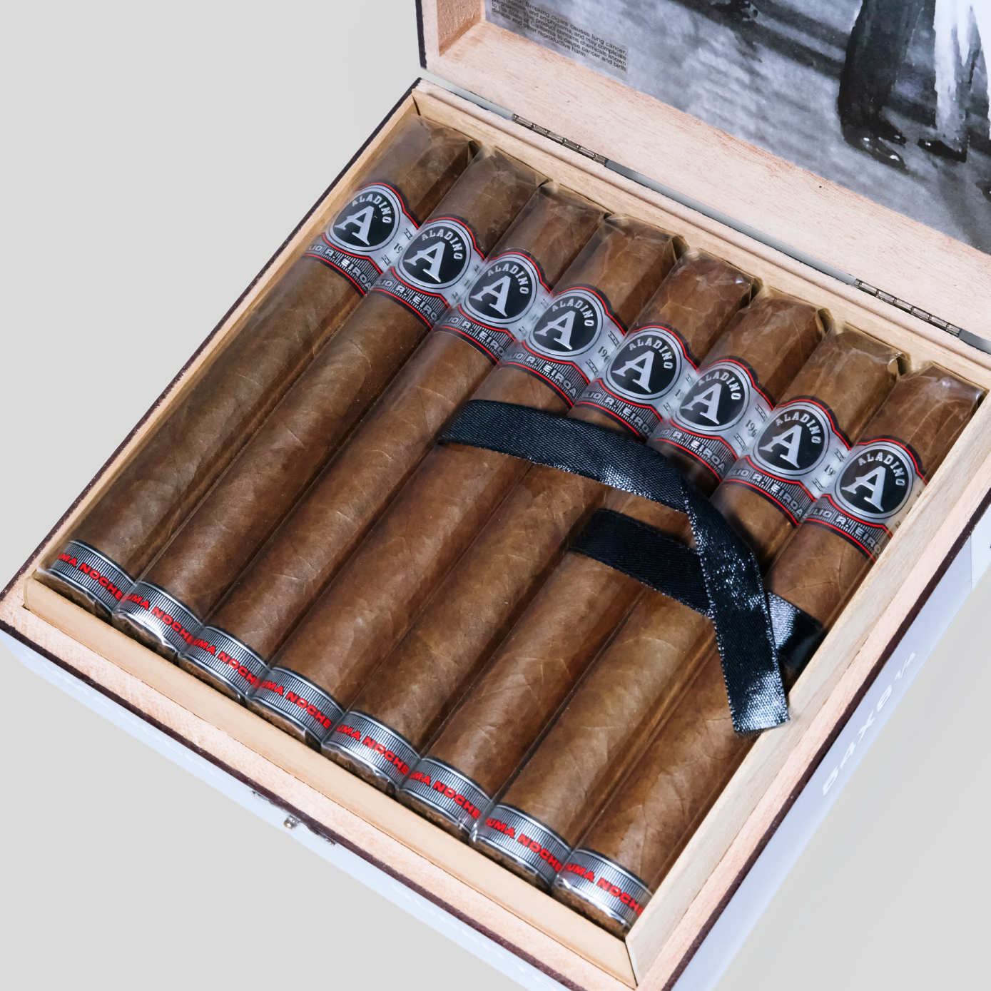 Aladino Fuma Noche Super Toro New World cigars selection​