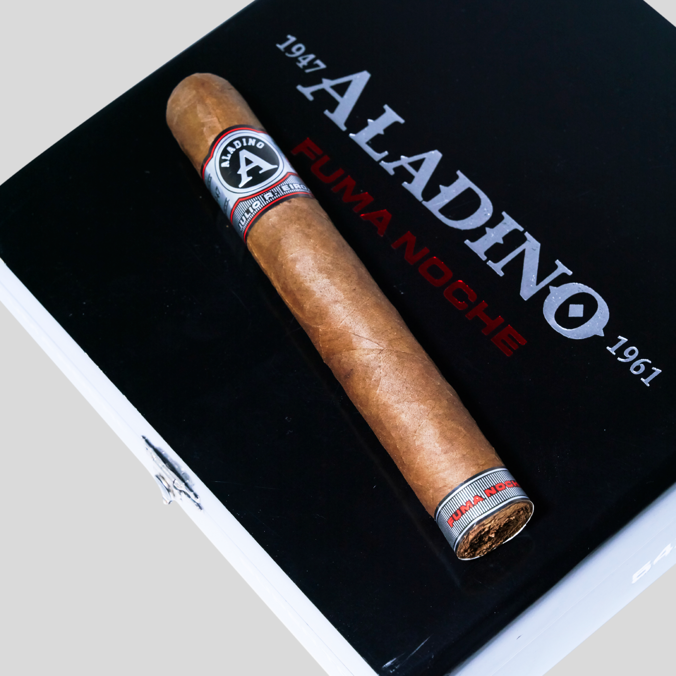 Aladino Fuma Noche Super Toro New World cigars selection​