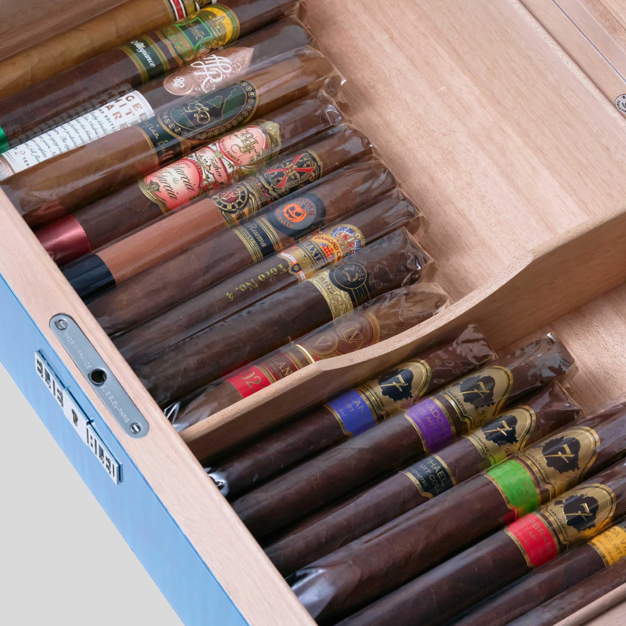 Elie Bleu Fruit Humidor - 110 Cigars (Blue) & Cigar Set