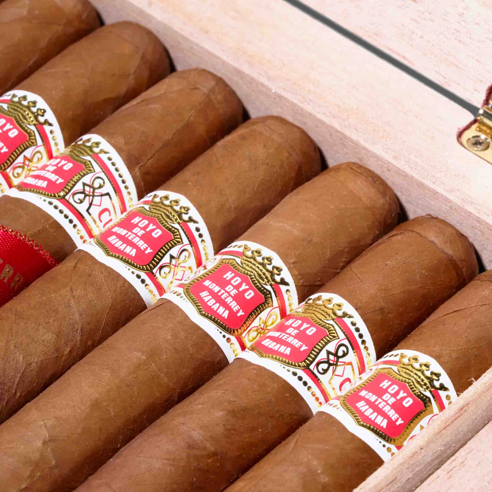 Primaveras Year of The Ox 2021 | Box 18 | Hoyo de Monterrey cigar - HK Migratory cigars
