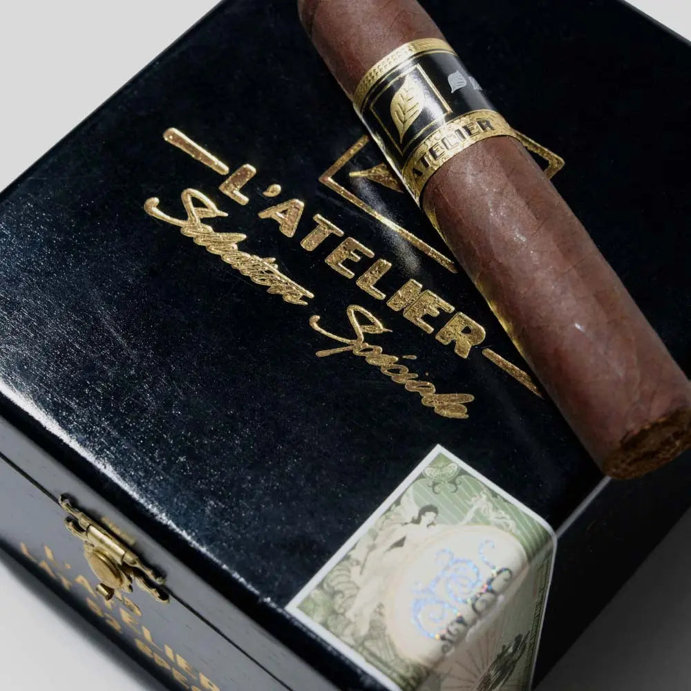 LAT52 Selection Speciale | Box 15 | L'Atelier cigar - HK Migratory cigars
