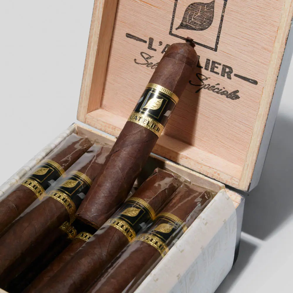LAT52 Selection Speciale | Box 15 | L'Atelier cigar - HK Migratory cigars
