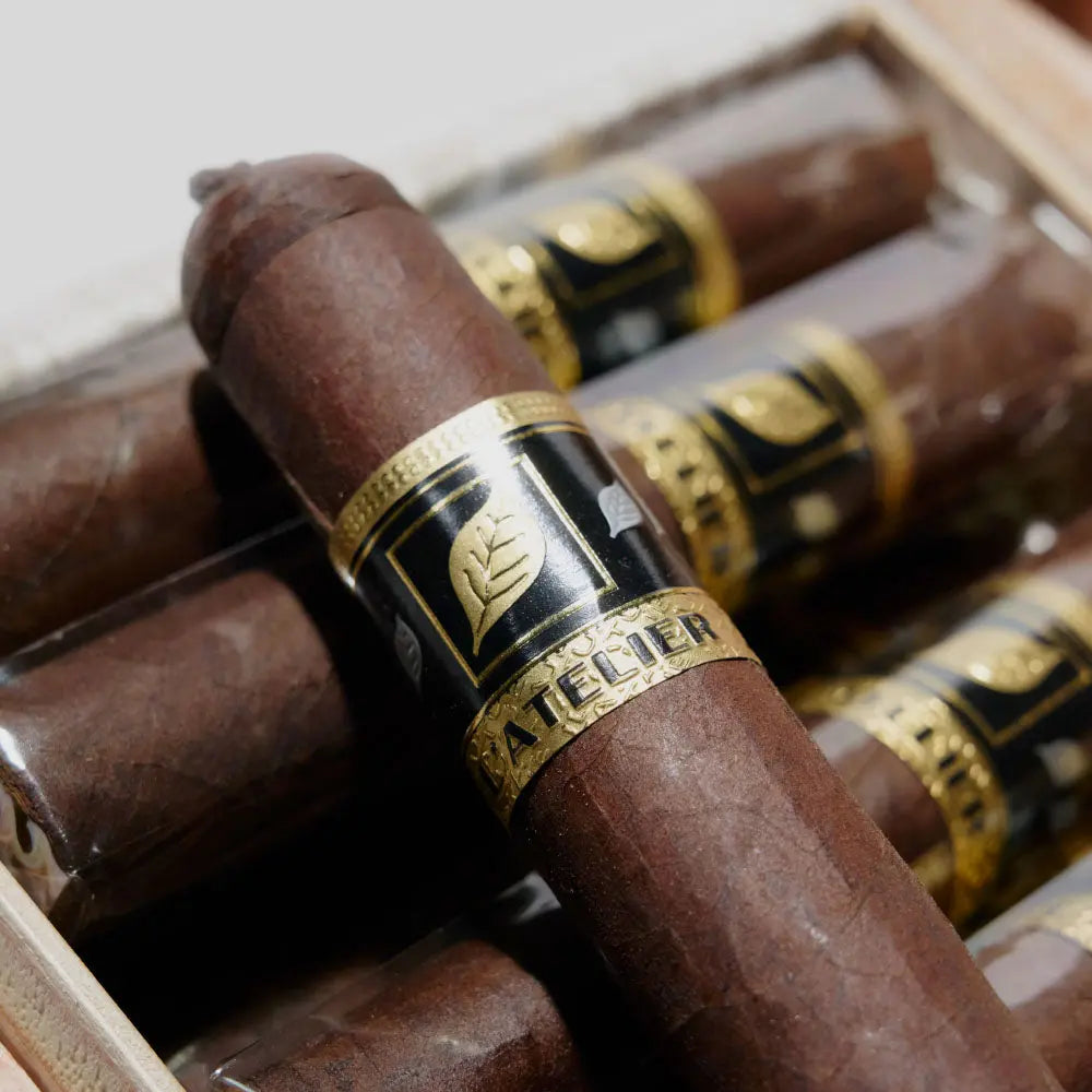 LAT52 Selection Speciale | Box 15 | L'Atelier cigar - HK Migratory cigars
