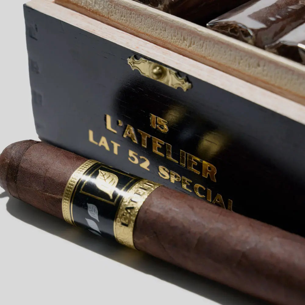 LAT52 Selection Speciale | Box 15 | L'Atelier cigar - HK Migratory cigars
