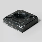 黑色玛奎纳大理石雪茄烟灰缸