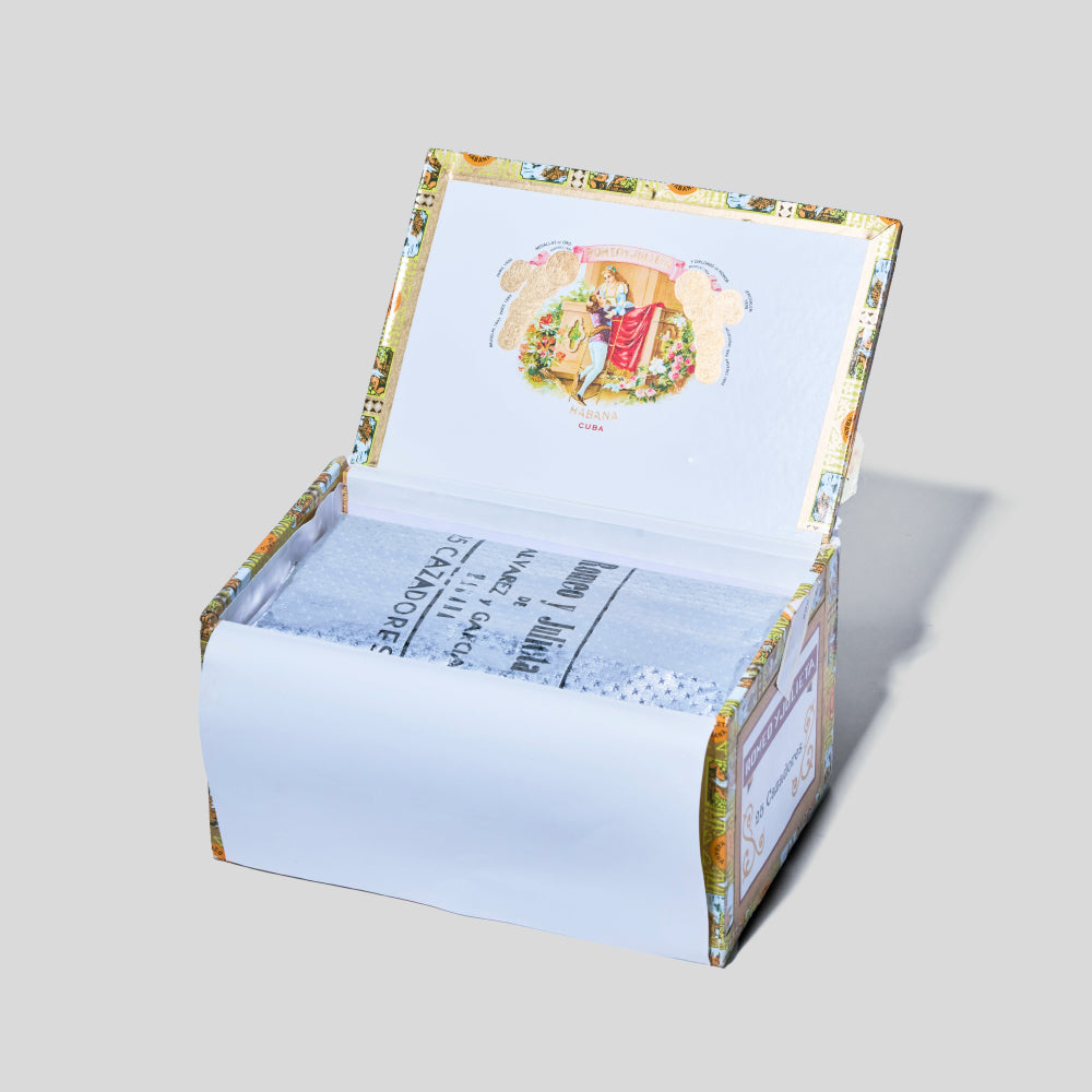 Cazadores | Box 25 | Romeo y Julieta cigar - HK Migratory cigars