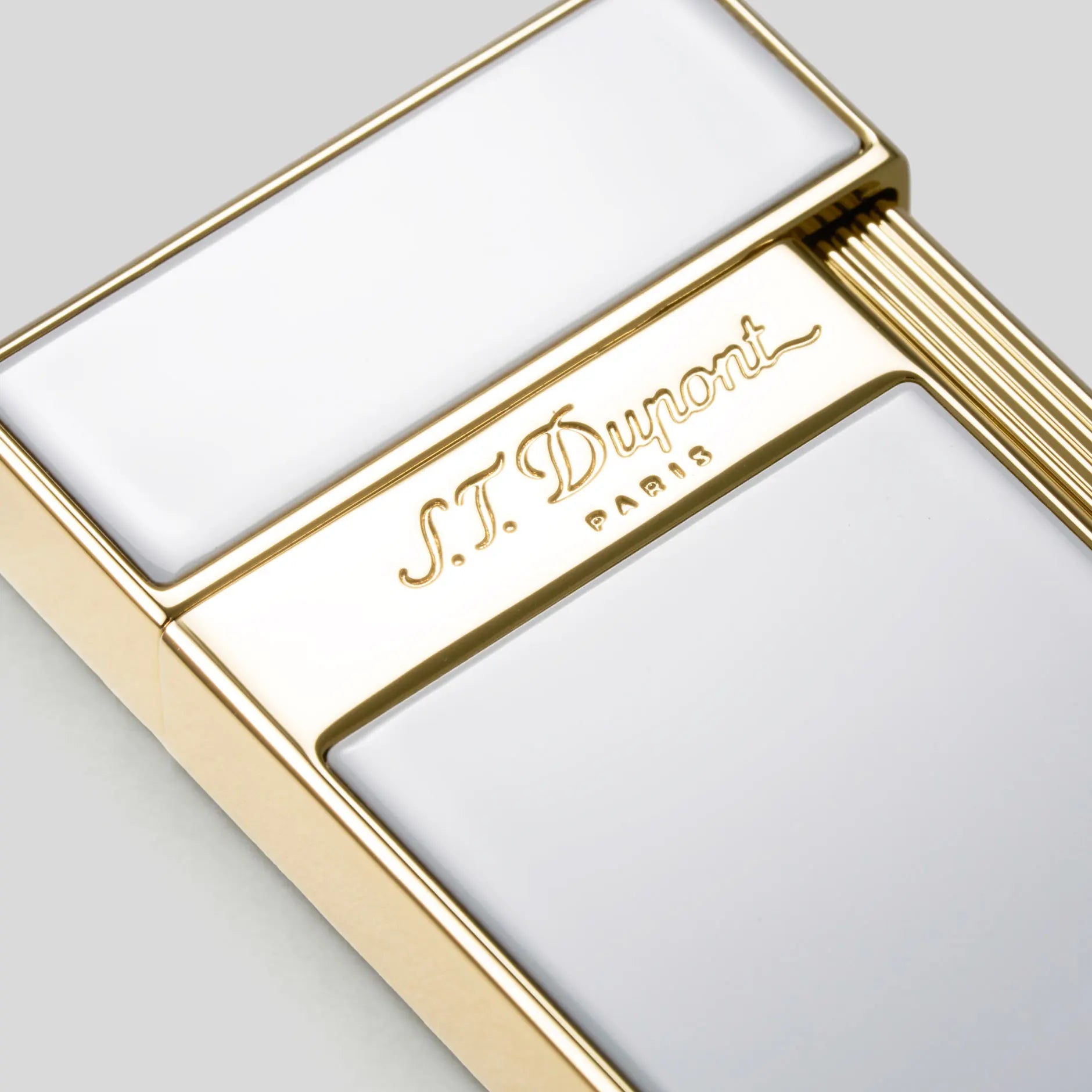 S.T. Dupont White Slimmy Travel Set